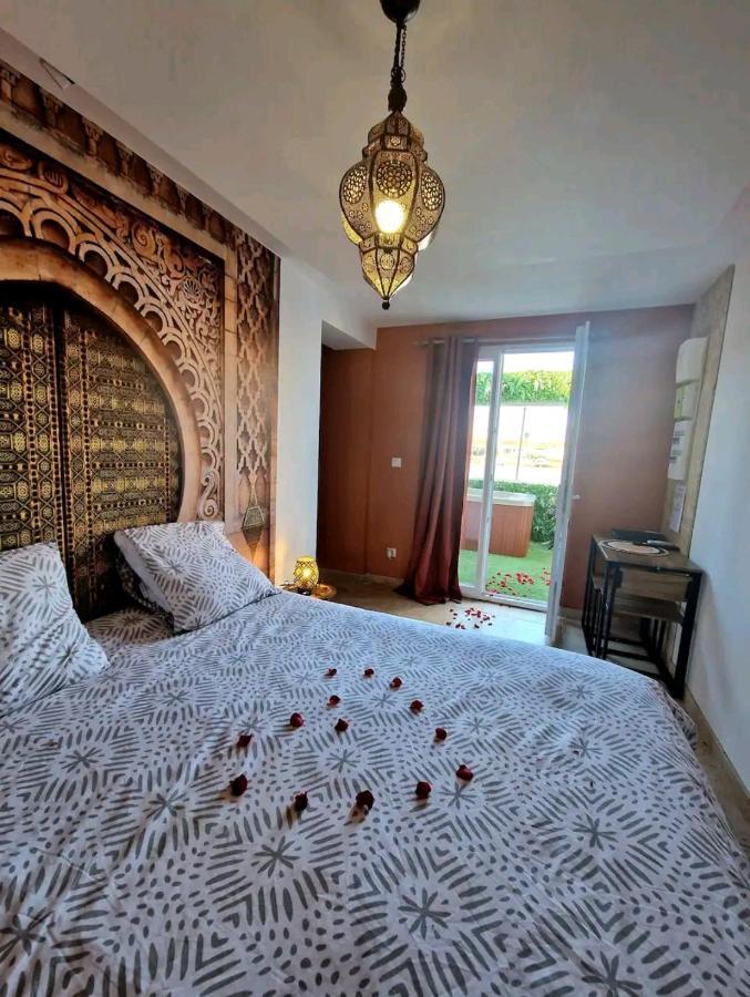 Suite Jaccuzzi En Camargue Port-Saint-Louis-du-Rhône Exterior foto